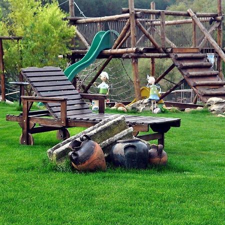 Complex Barite Hotel Chernevo Bagian luar foto