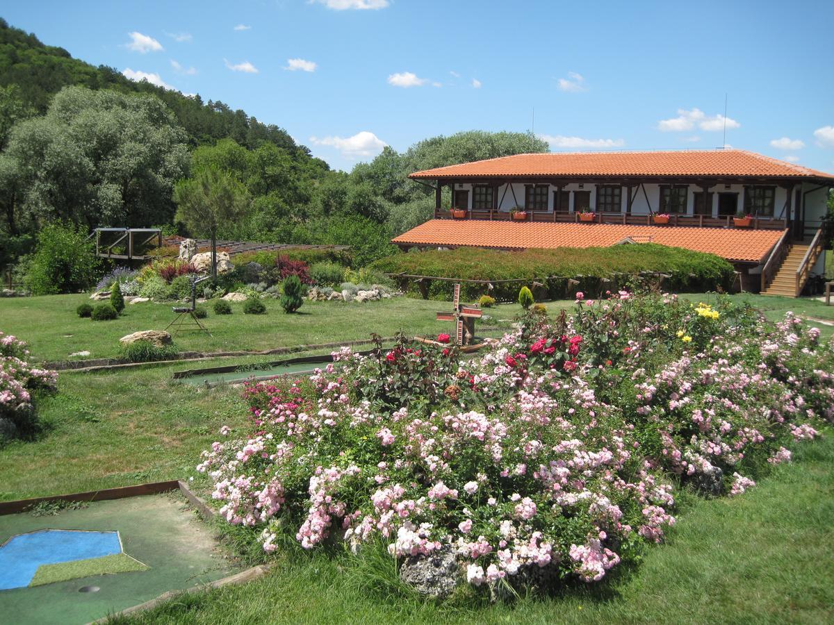 Complex Barite Hotel Chernevo Bagian luar foto