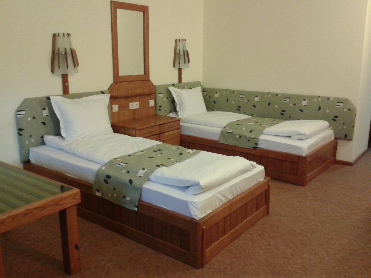 Complex Barite Hotel Chernevo Bagian luar foto